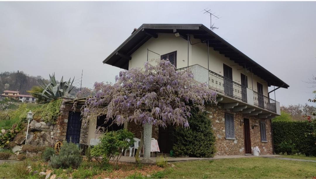 Villa Casale Cadeloro Nebbiuno Zimmer foto